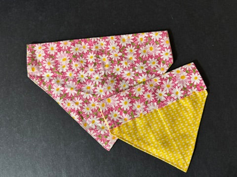 a summer daisy theme dog bandanna 